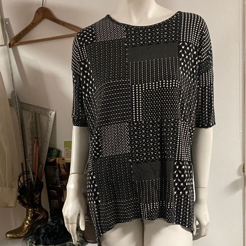 LulaRoe Black and White Patterned Women's Top
